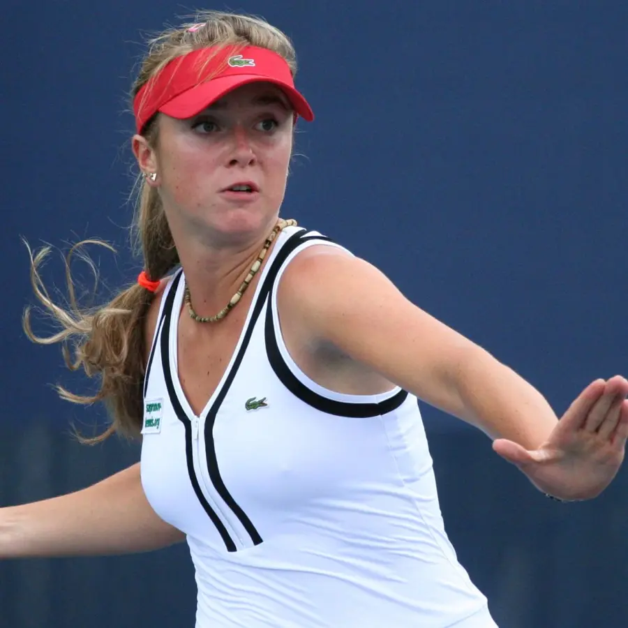 Wta Finals: Elina Svitolina batte ed elimina Simona Halep