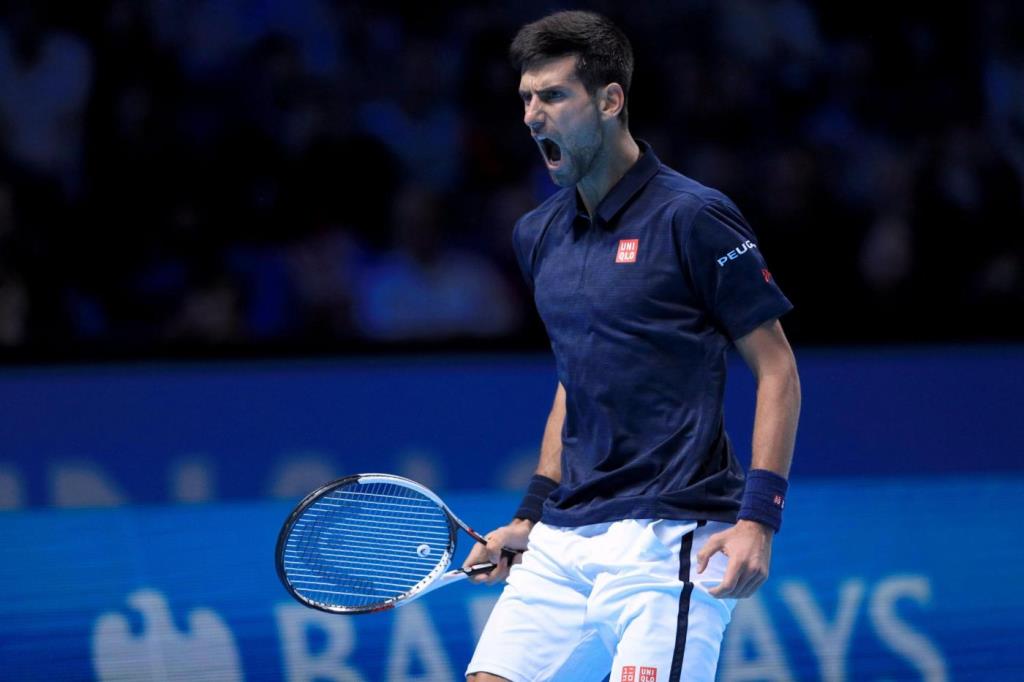 Atp Finals, risorge Djokovic che acciuffa la semifinale: sconfitto Raonic in due set