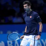 Atp Finals, risorge Djokovic che acciuffa la semifinale: sconfitto Raonic in due set