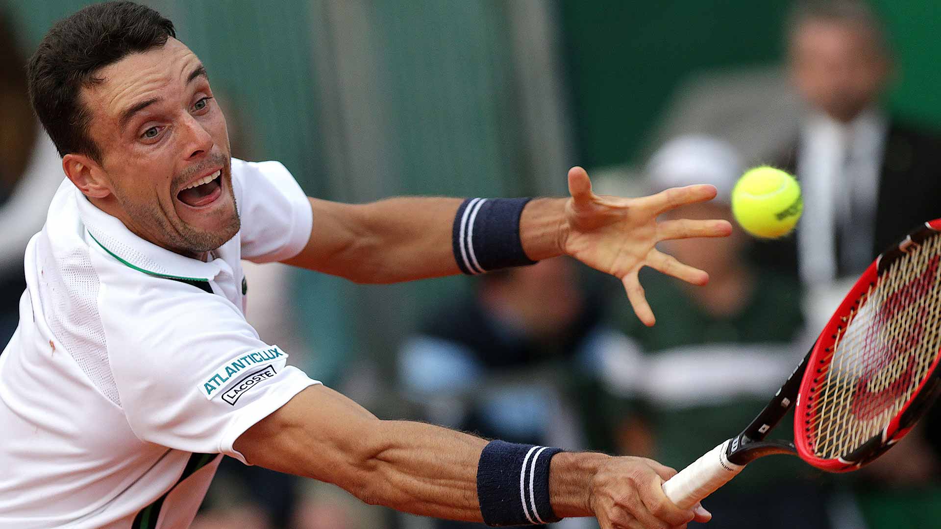 Atp Shangai: Djokovic cede a Bautista Agut in semifinale